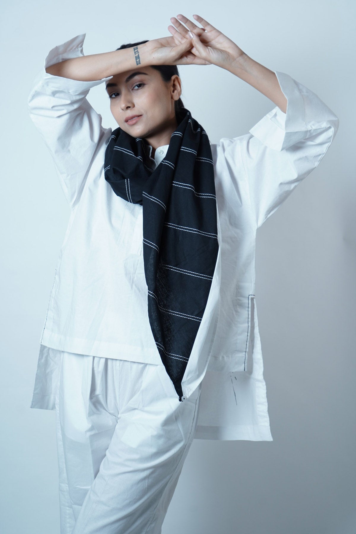 Buy Jaza Dual Tone Mulmul Scarf For Women Available online at ScrollnShops